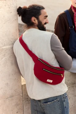 Homme Rivedroite Paris Orsellesacbananegrandformat